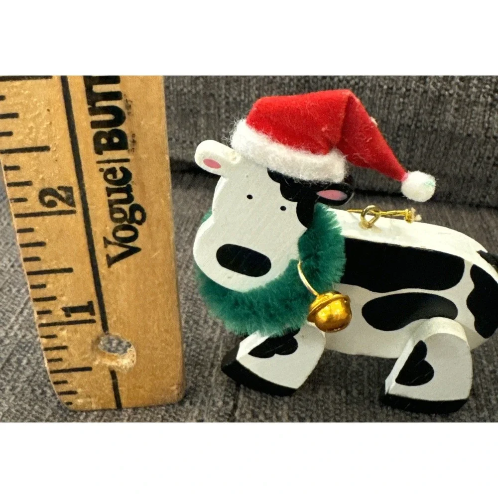 Vintage Holly Jolly Cow Christmas Tree Ornament by‎ Avon 2¾inch.